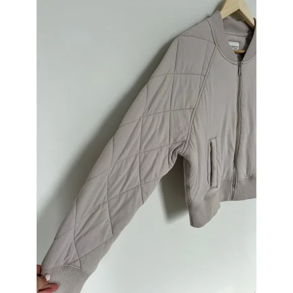 Abercrombie & Fitch Quilted Bomber Jacket Soft AF Casual Layer Cozy Warm Cropped - Picture 4 of 8